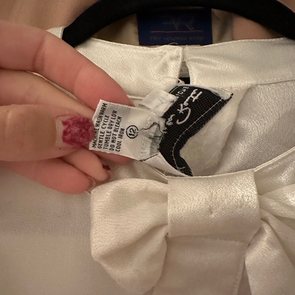 Oscar de la Renta Bow Blouse - Picture 5 of 6
